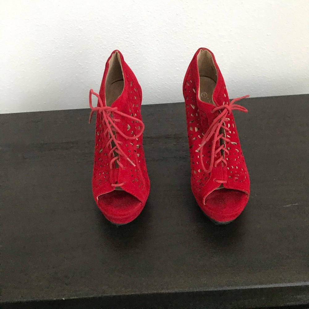 Red wedges 😍